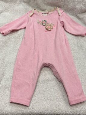 Cachcach Soft Pink Floral Appliqué Baby Footie One-Piece 9 months